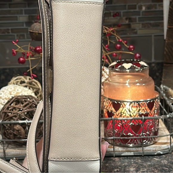 Kate Spade Patterson Drive Maisie Hand Bag
Pristine Condition! - Picture 15 of 15